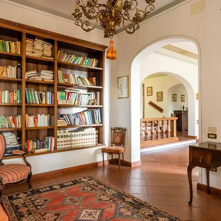 Villa Golly